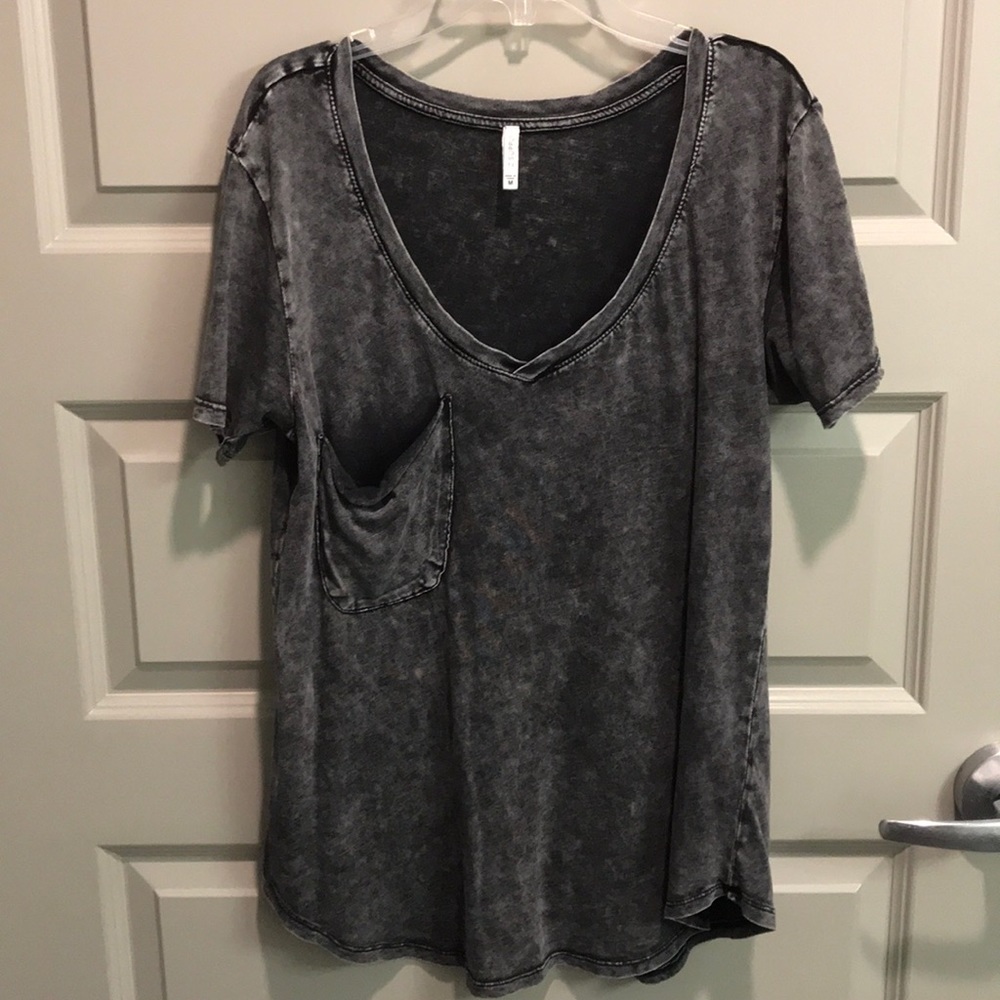 Grey acid washed tee